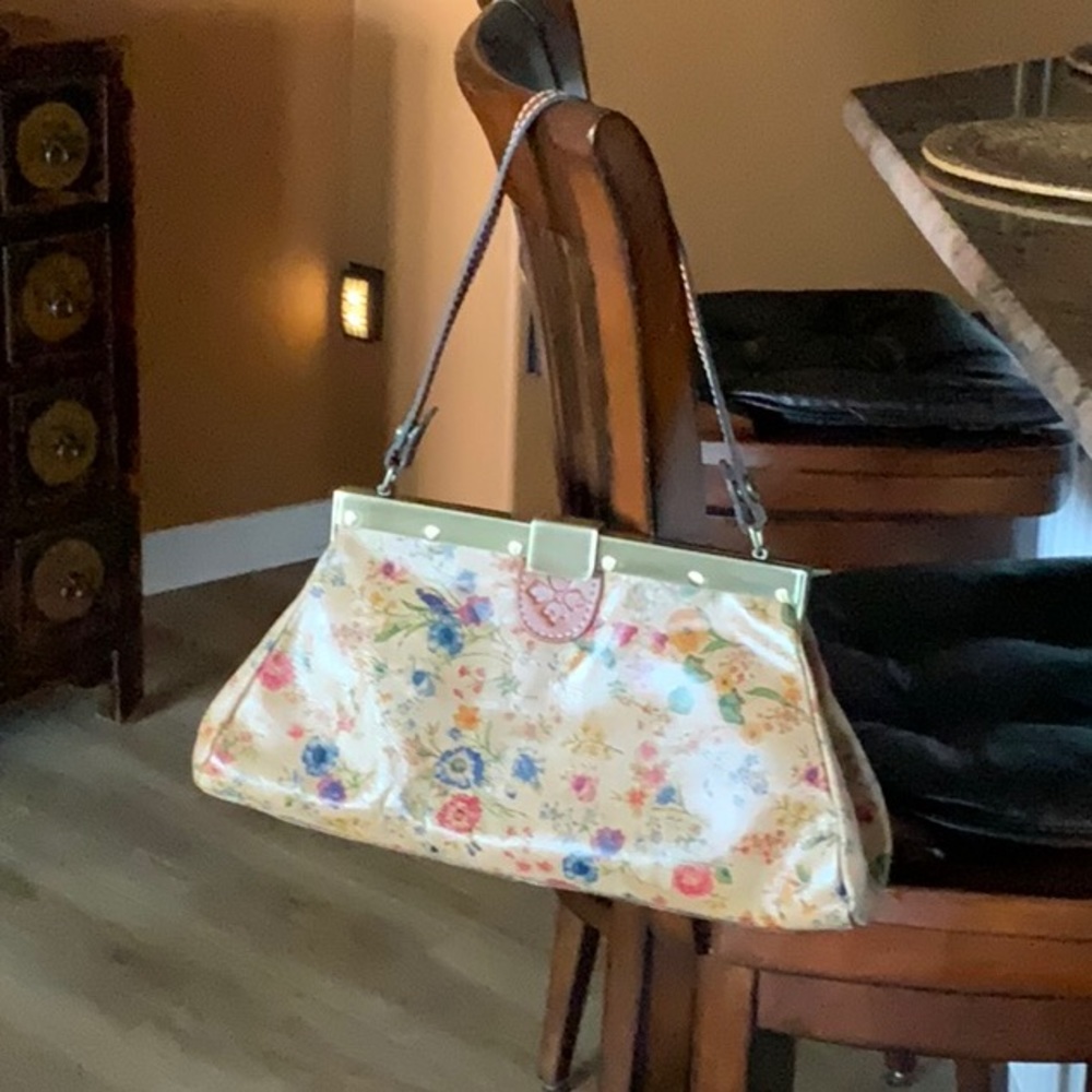 Patricia Nash ladies handbag.